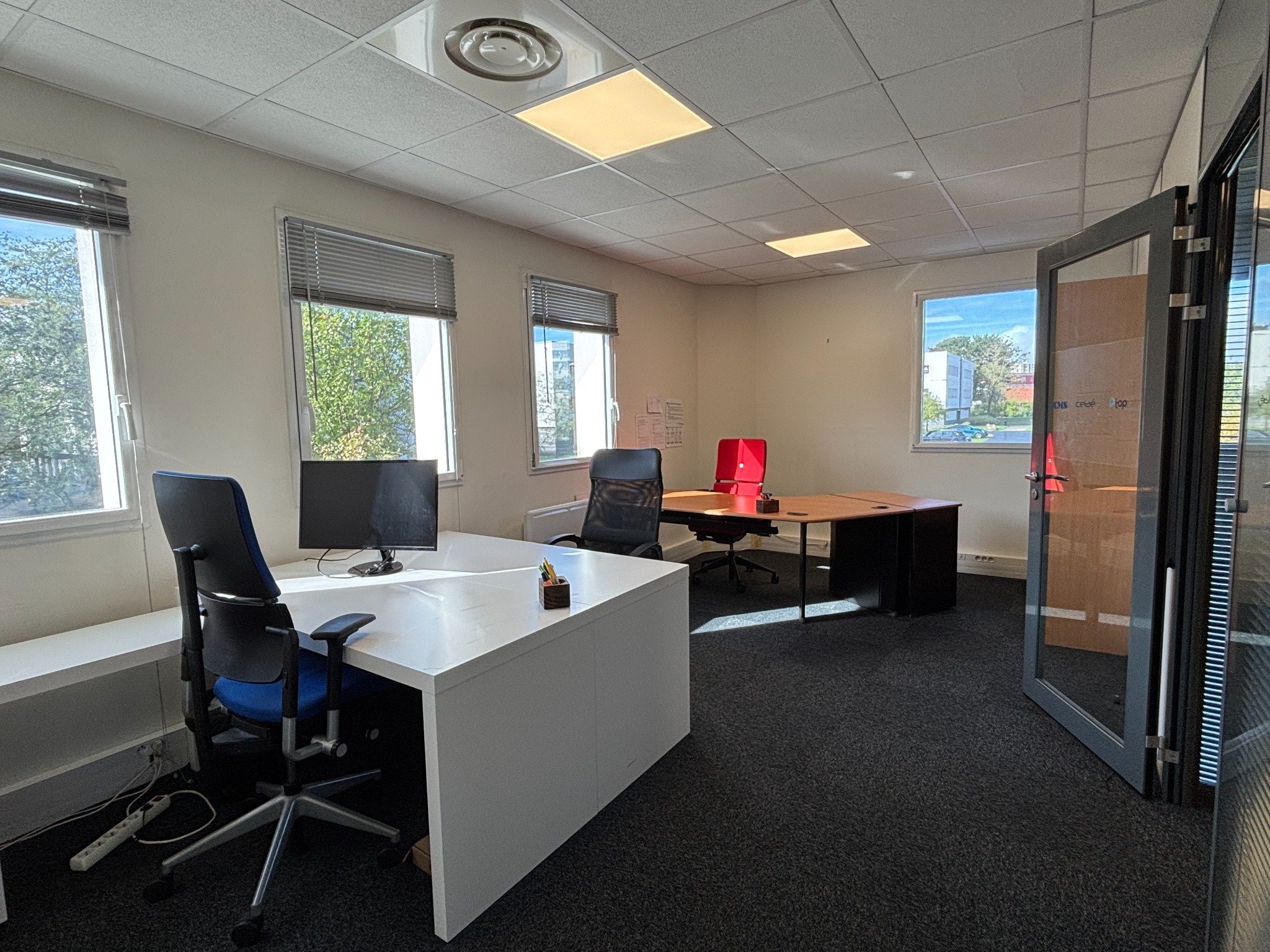 Bureau privatif trois personnes